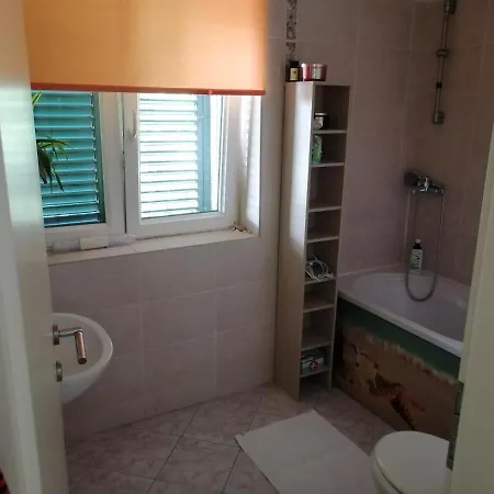 Gustan * Kaštela